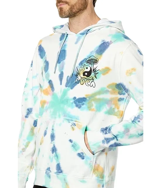 https://images.styletyx.com/images/trippy-snail-pullover-hoodie-rvca-3101695_3.webp