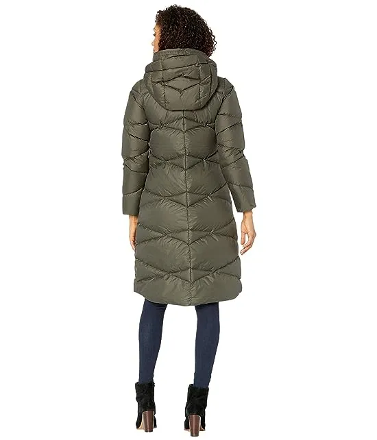 https://images.styletyx.com/images/tundra-down-coat-helly-hansen-1872138_2.webp
