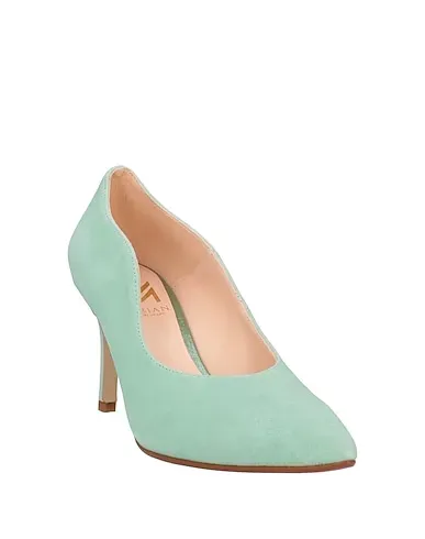 https://images.styletyx.com/images/turquoise-leather-pump-marian-1912550291_2.webp