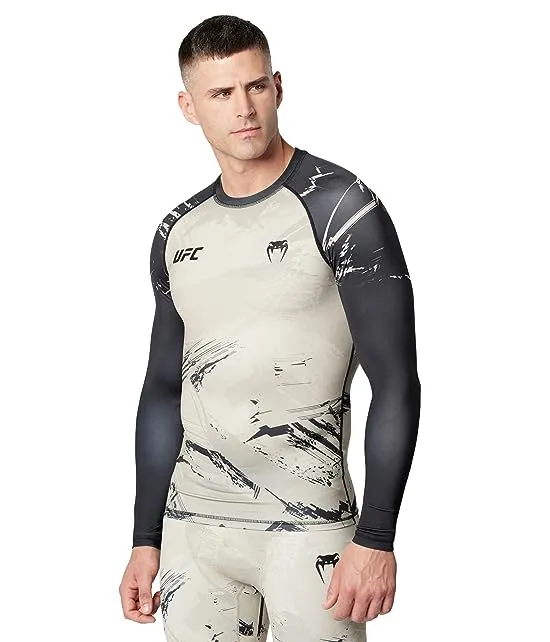 https://images.styletyx.com/images/ufc-venum-authentic-fight-week-2-0-long-sleeve-rashguard-venum-2252179_1.webp
