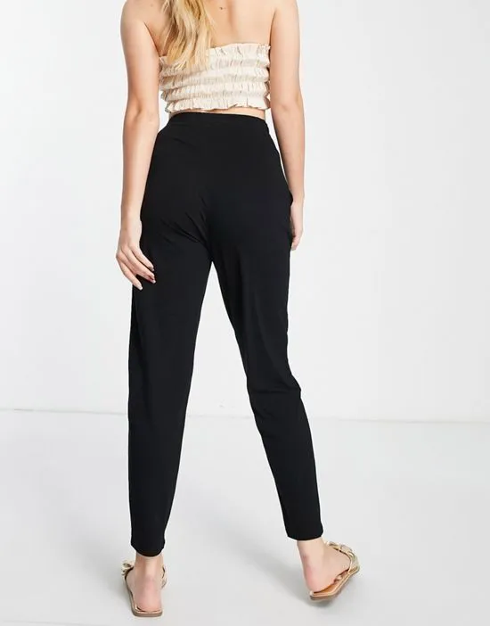https://images.styletyx.com/images/ultimate-peg-pants-in-black-asos-design-2031717_2.webp