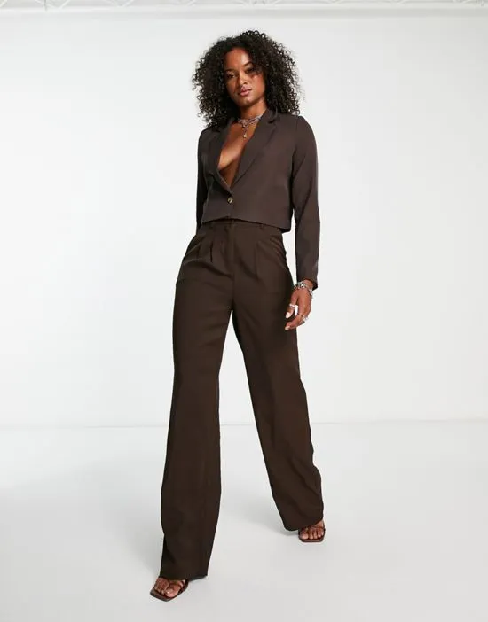 https://images.styletyx.com/images/urban-threads-cropped-blazer-in-chocolate-brown-part-of-a-set-urban-threads-tall-2446948_4.webp