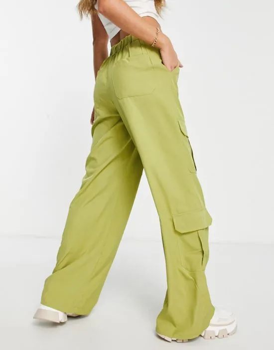 https://images.styletyx.com/images/utility-cargo-pants-in-green-i-saw-it-first-13001077_2.webp