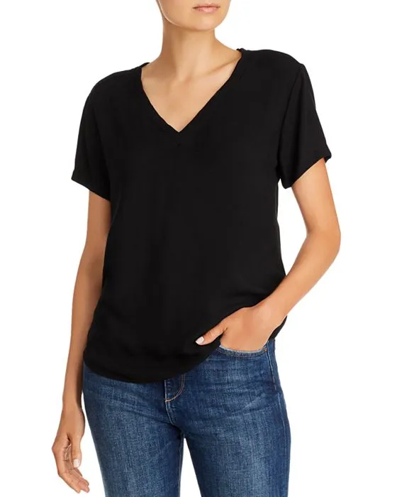 https://images.styletyx.com/images/v-neck-high-low-tee-bella-dahl-1770800_1.webp