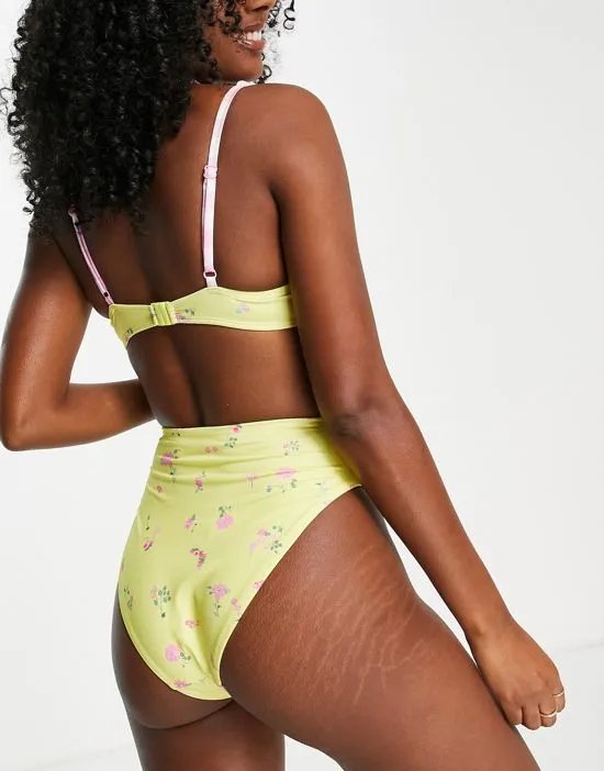 https://images.styletyx.com/images/v-wire-bikini-top-in-mixed-floral-and-gingham-print-asos-design-1764201_3.webp