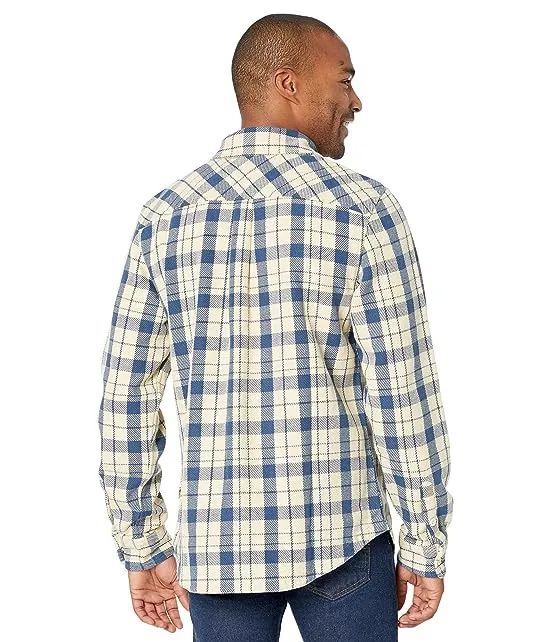 https://images.styletyx.com/images/valley-twill-flannel-shirt-the-north-face-13473349_2.webp
