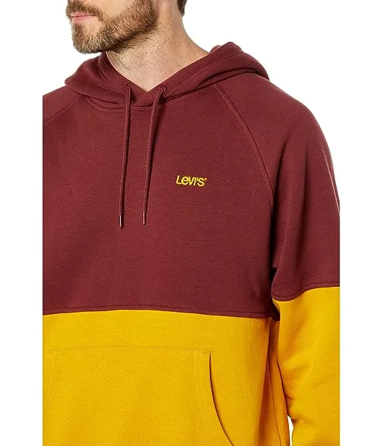 https://images.styletyx.com/images/varsity-hoodie-levi-s-13451272_3.webp