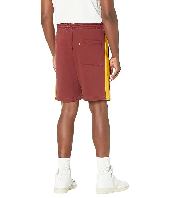 https://images.styletyx.com/images/varsity-sweatshorts-levi-s-3289533_2.webp