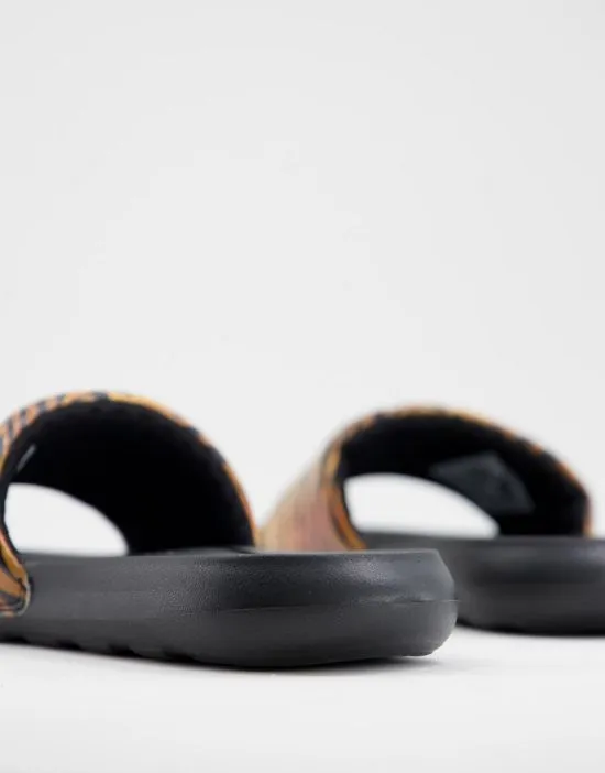 https://images.styletyx.com/images/victori-one-animal-print-sliders-in-black-multi-nike-1919020_2.webp