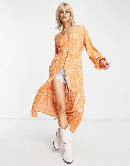 https://images.styletyx.com/images/violet-romance-button-front-midi-smock-dress-in-orange-paisley-print-violet-romance-2342404_1.webp
