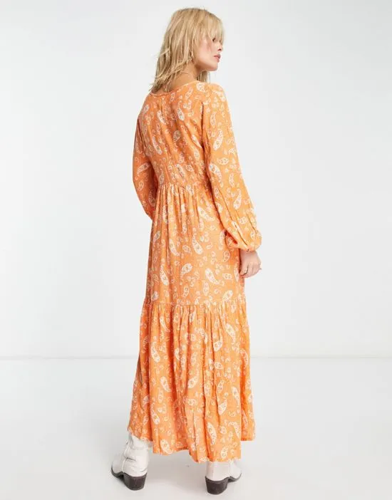 https://images.styletyx.com/images/violet-romance-button-front-midi-smock-dress-in-orange-paisley-print-violet-romance-2342404_2.webp