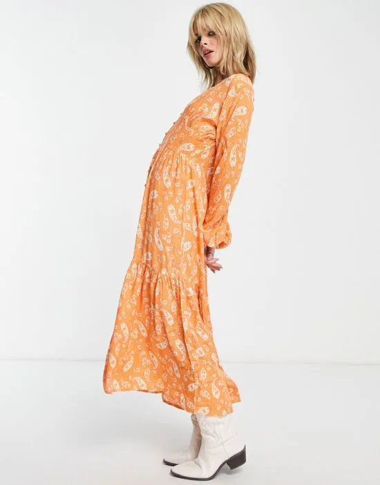https://images.styletyx.com/images/violet-romance-button-front-midi-smock-dress-in-orange-paisley-print-violet-romance-2342404_3.webp