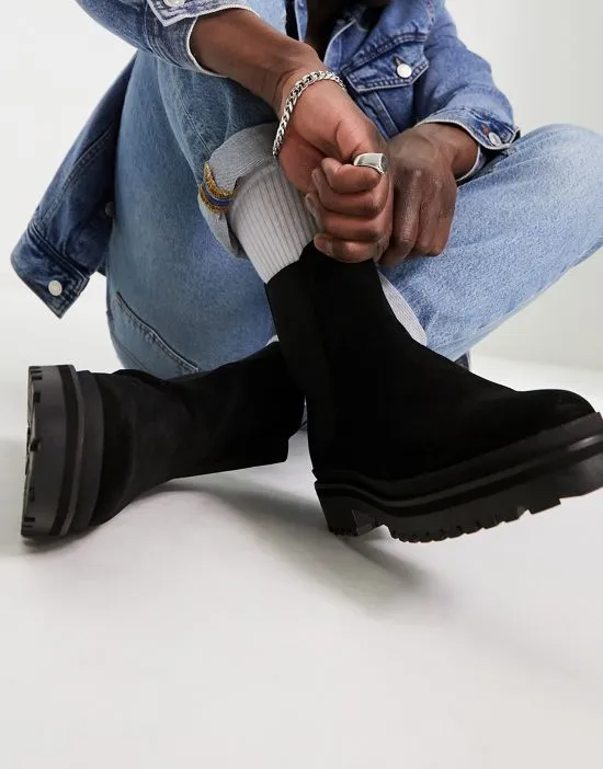 https://images.styletyx.com/images/walk-london-astoria-chelsea-boots-in-black-suede-walk-london-13072170_3.webp