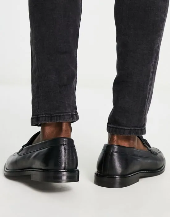 https://images.styletyx.com/images/walk-london-west-tassel-loafers-in-black-pebble-leather-walk-london-1869071_2.webp