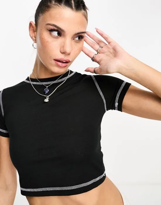 https://images.styletyx.com/images/washed-black-crop-t-shirt-with-contrast-stitch-daisy-street-1839207213_3.webp