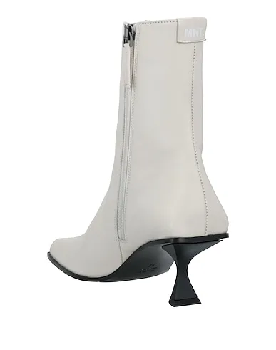 https://images.styletyx.com/images/white-ankle-boot-mnt-vce-coulture-brand-1522292_3.webp
