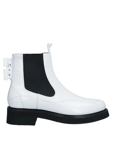 https://images.styletyx.com/images/white-ankle-boot-off-white-1361978_1.webp