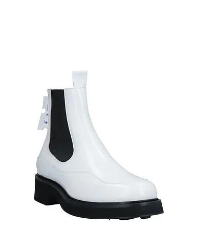 https://images.styletyx.com/images/white-ankle-boot-off-white-1361978_2.webp