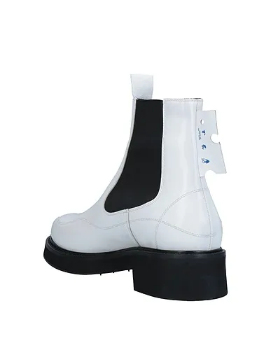 https://images.styletyx.com/images/white-ankle-boot-off-white-1361978_3.webp