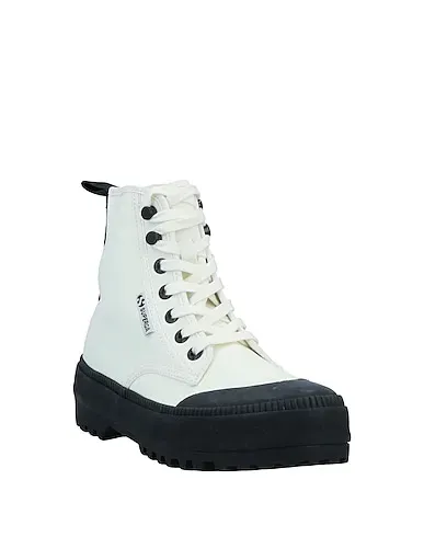 https://images.styletyx.com/images/white-canvas-ankle-boot-superga-1393718_2.webp