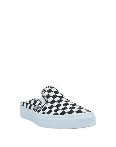 https://images.styletyx.com/images/white-canvas-mules-and-clogs-vans-1004113914_2.webp