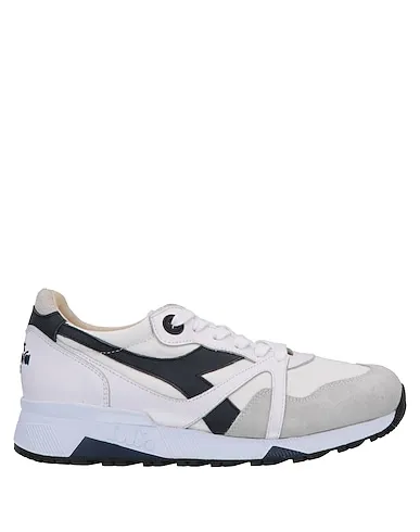 https://images.styletyx.com/images/white-canvas-sneakers-diadora-heritage-591280_1.webp
