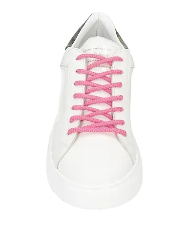 https://images.styletyx.com/images/white-canvas-sneakers-nira-rubens-3314054_4.webp