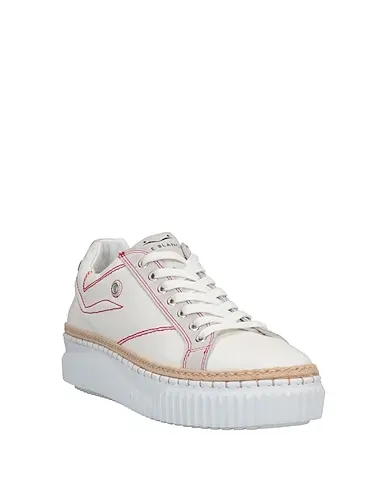 https://images.styletyx.com/images/white-canvas-sneakers-voile-blanche-13302917_2.webp