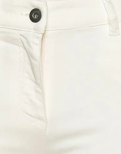 https://images.styletyx.com/images/white-cotton-twill-casual-pants-airfield-1309880_4.webp
