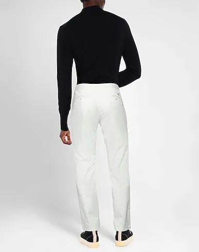 https://images.styletyx.com/images/white-cotton-twill-casual-pants-norse-projects-15674820_3.webp