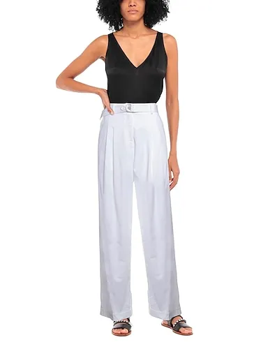 https://images.styletyx.com/images/white-cotton-twill-casual-pants-pierantonio-gaspari-913646_2.webp