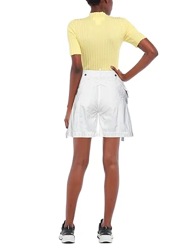 https://images.styletyx.com/images/white-cotton-twill-shorts-bermuda-dsquared2-648840_3.webp