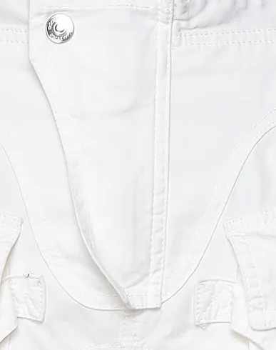 https://images.styletyx.com/images/white-cotton-twill-shorts-bermuda-dsquared2-648840_4.webp