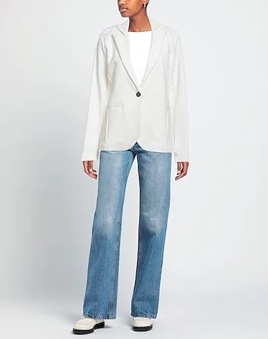 https://images.styletyx.com/images/white-crepe-blazer-alessia-santi-13364795_2.webp
