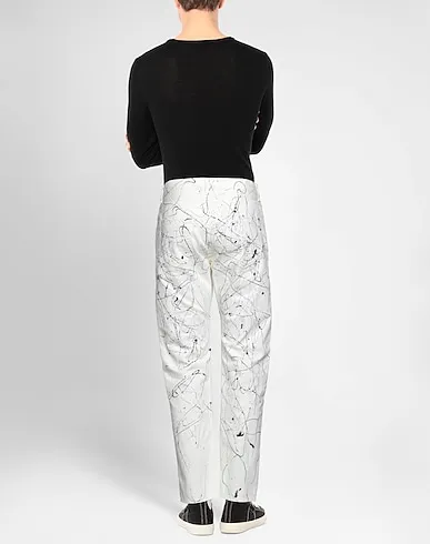 https://images.styletyx.com/images/white-denim-denim-pants-john-elliott-3160230_3.webp