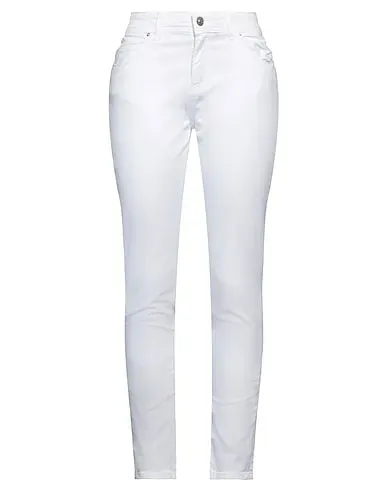 https://images.styletyx.com/images/white-denim-denim-pants-noir-n-bleu-13225780_1.webp