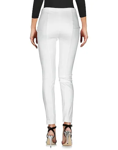 https://images.styletyx.com/images/white-denim-denim-pants-the-row-2322294_3.webp