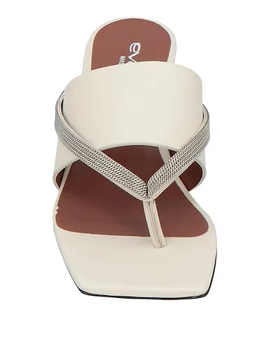 https://images.styletyx.com/images/white-flip-flops-evaluna-470538552_4.webp