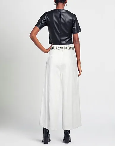 https://images.styletyx.com/images/white-gabardine-casual-pants-silvian-heach-1132038885_3.webp