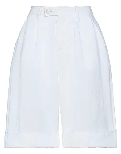 https://images.styletyx.com/images/white-gabardine-shorts-bermuda-icon-denim-748838_1.webp