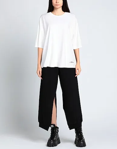 https://images.styletyx.com/images/white-jersey-t-shirt-amiri-1005169497_2.webp