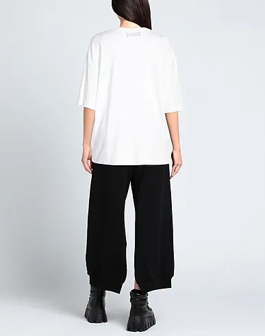 https://images.styletyx.com/images/white-jersey-t-shirt-amiri-1005169497_3.webp