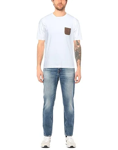 https://images.styletyx.com/images/white-jersey-t-shirt-vneck-1265725_2.webp