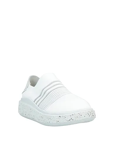 https://images.styletyx.com/images/white-knitted-sneakers-adno-r-1343907_2.webp