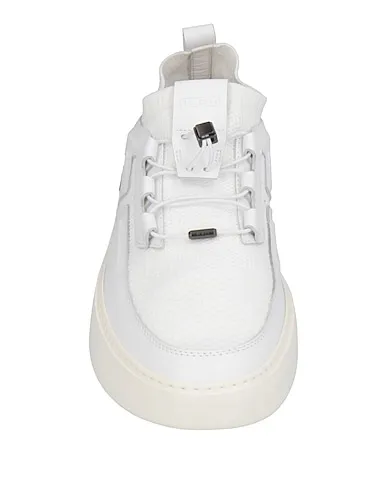 https://images.styletyx.com/images/white-knitted-sneakers-tod-s-no-code-13491669_4.webp