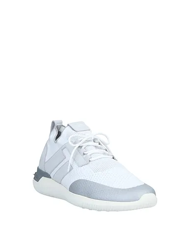 https://images.styletyx.com/images/white-knitted-sneakers-tod-s-no-code-1622964_2.webp