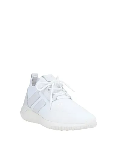 https://images.styletyx.com/images/white-knitted-sneakers-tod-s-no-code-940369779_2.webp