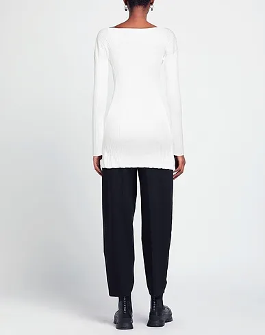 https://images.styletyx.com/images/white-knitted-sweater-alpha-studio-13098340_3.webp