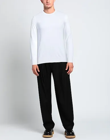 https://images.styletyx.com/images/white-knitted-sweater-manipur-cashmere-13113550_2.webp