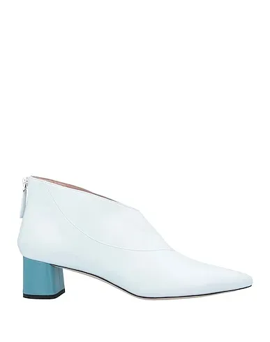https://images.styletyx.com/images/white-leather-ankle-boot-emilio-pucci-890252_1.webp